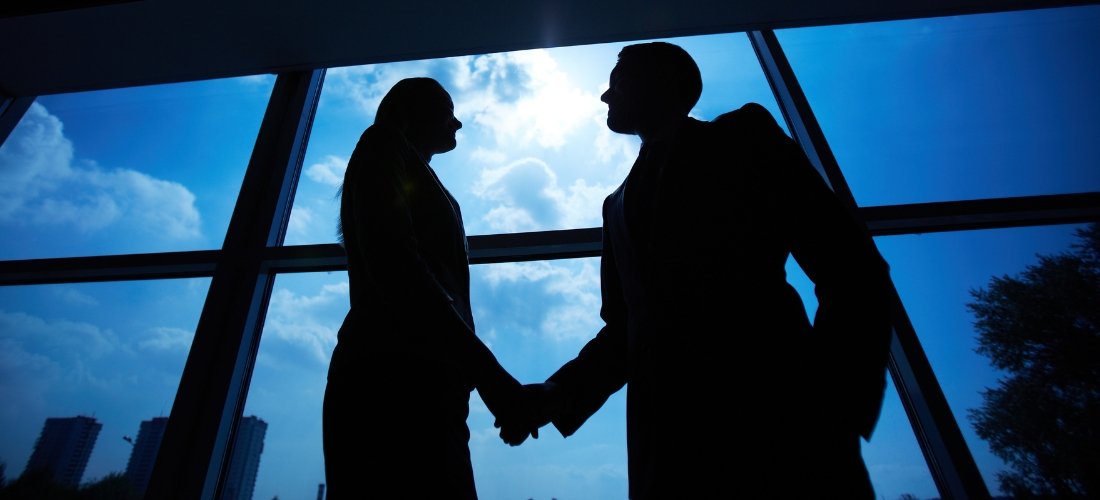Benefits of Working with a Specialist Finance Broker in the UK